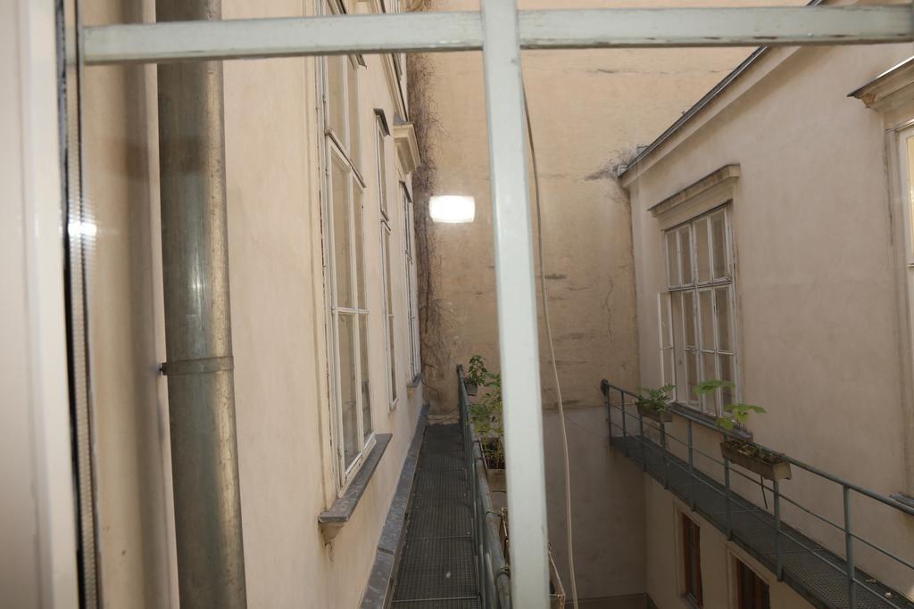 Very Central Apartments, 5 Min To City Center, No Reception Βιέννη Εξωτερικό φωτογραφία